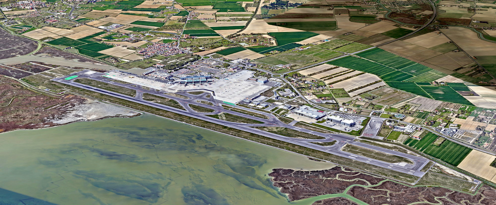 vista aerea aeroporto di Venezia